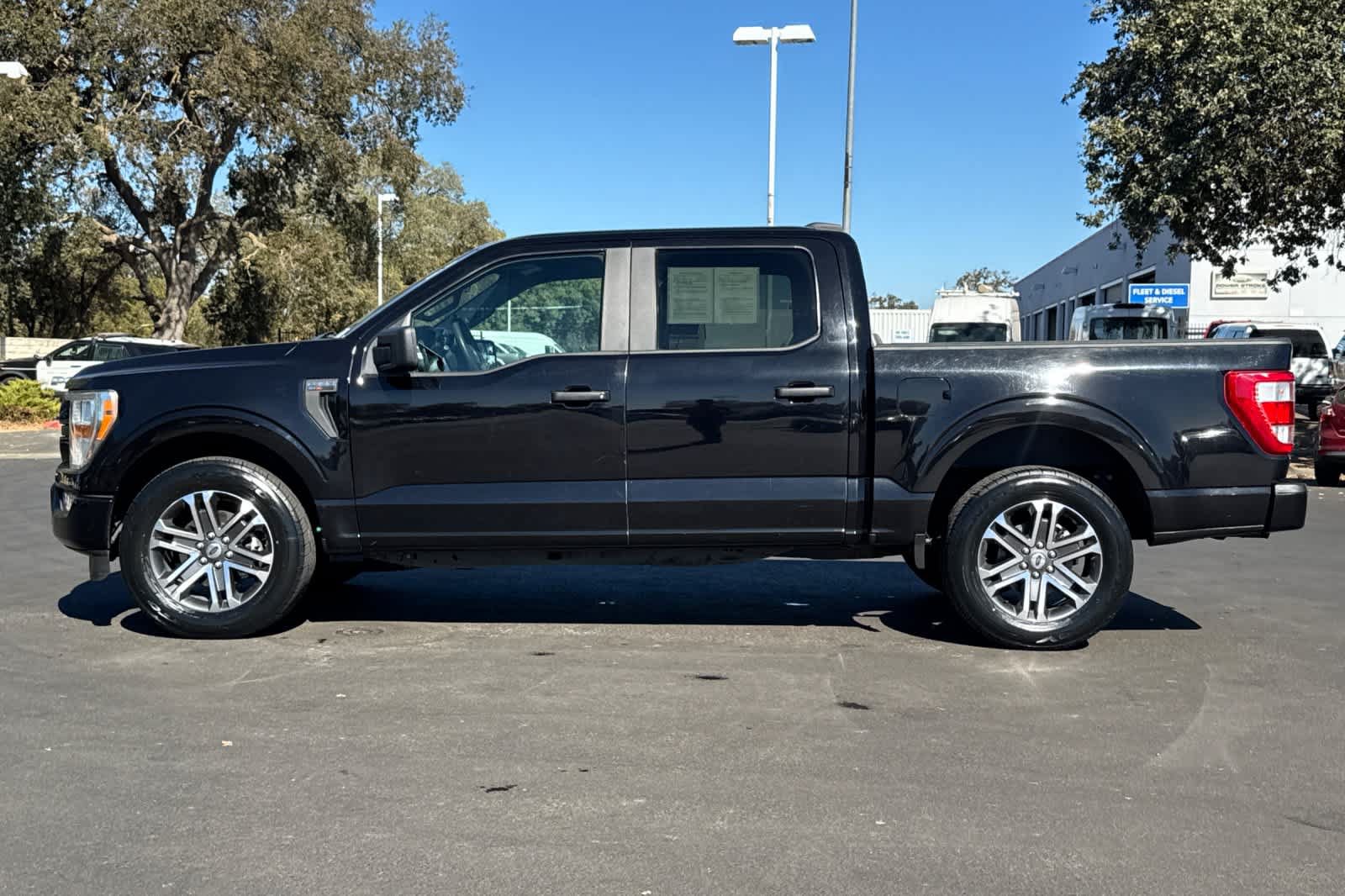 Used 2022 Ford F150 XL w/ STX Appearance Package RWD image 5