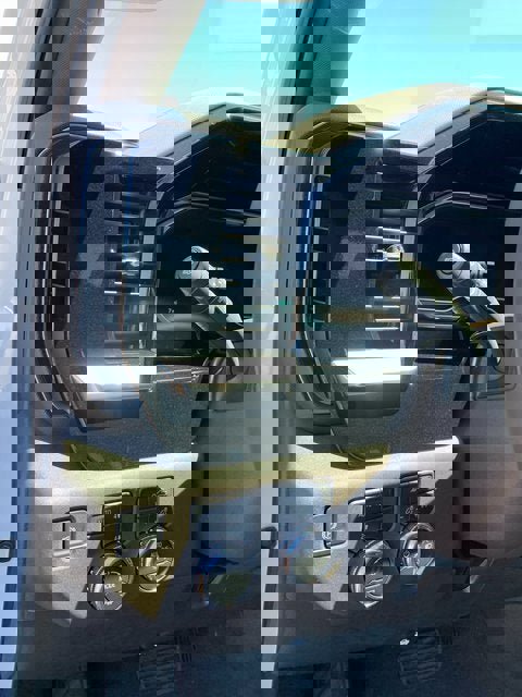 New 2025 GMC Sierra 2500 SLT w/ SLT Convenience Package image 18