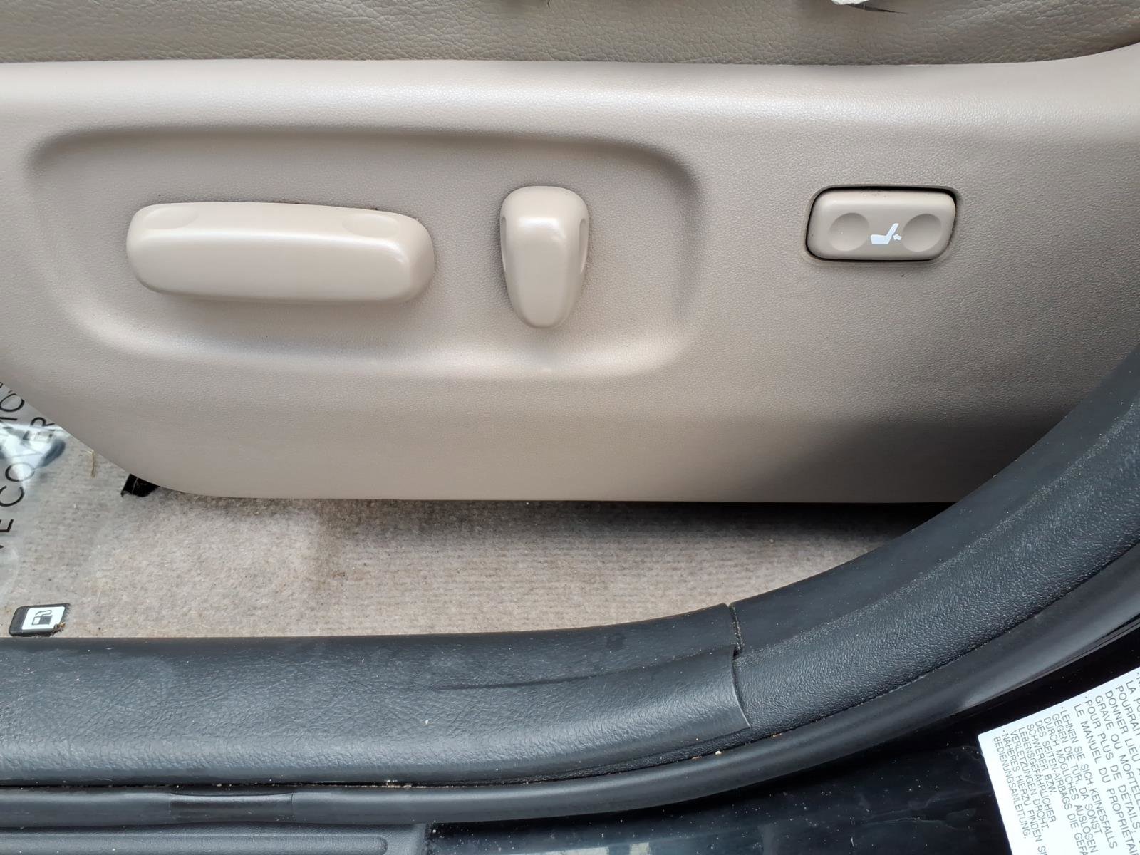 Used 2008 Toyota RAV4 Limited image 18