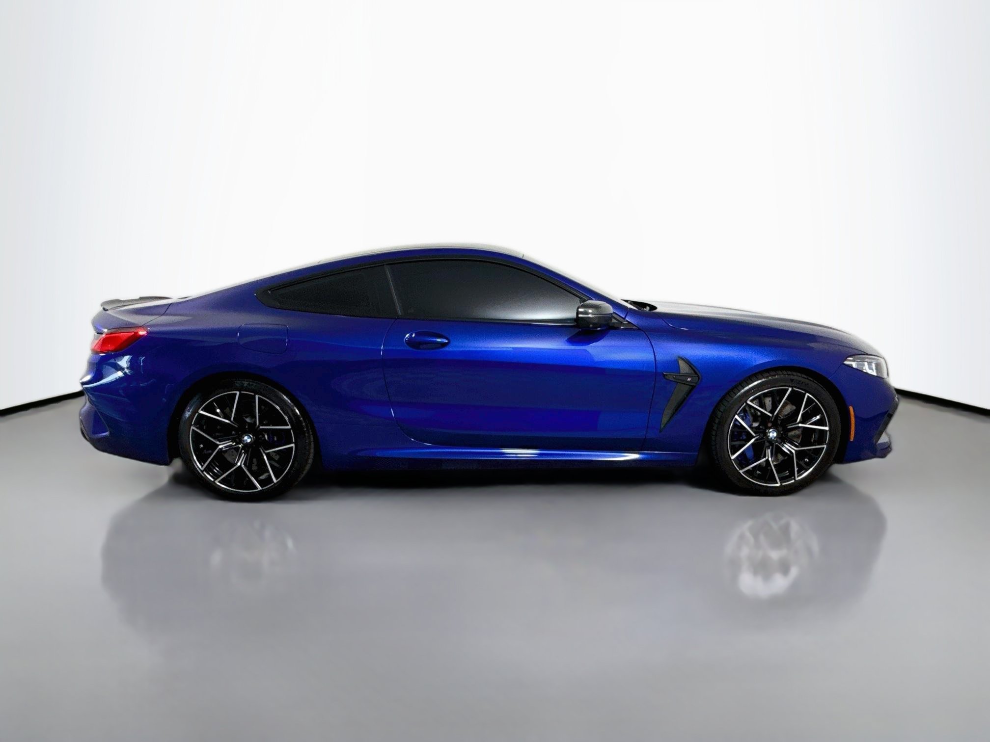 Used 2023 BMW M8 Competition w/ M Carbon Exterior Package AWD/4WD image 11