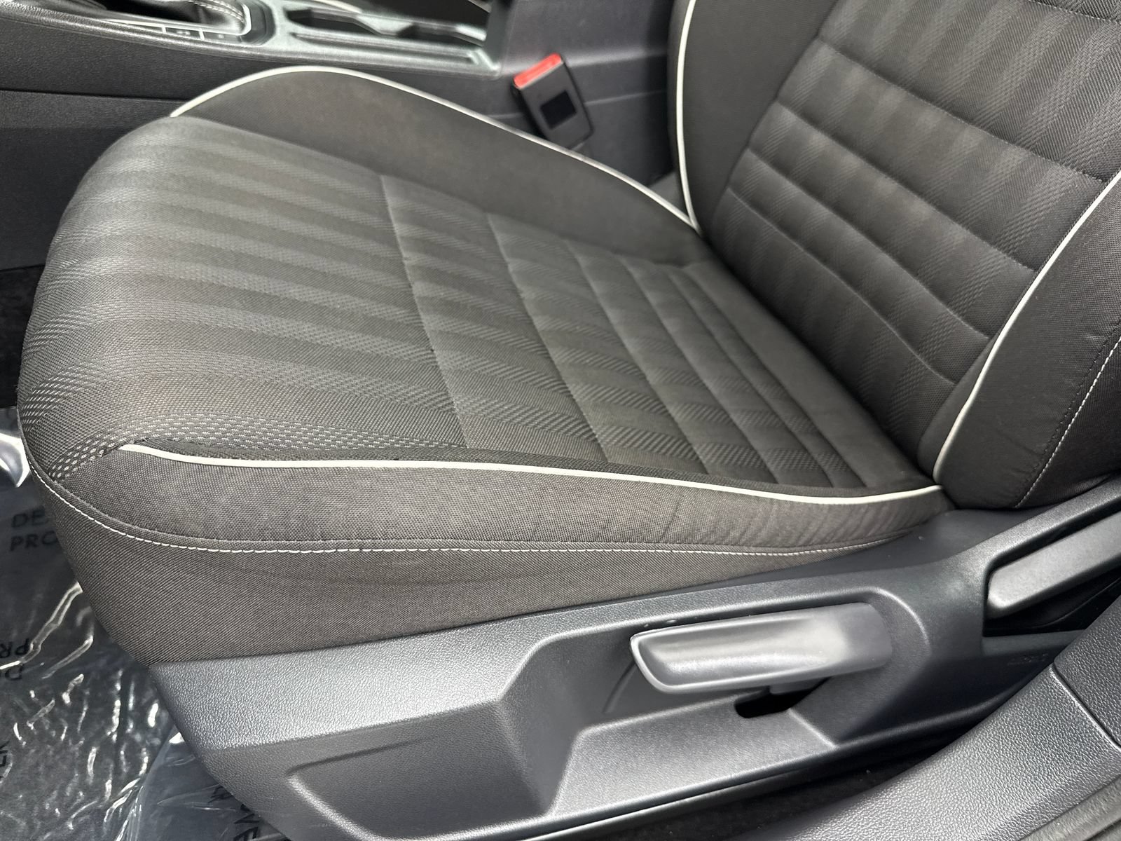 Used 2024 Volkswagen Jetta Sport FWD image 34