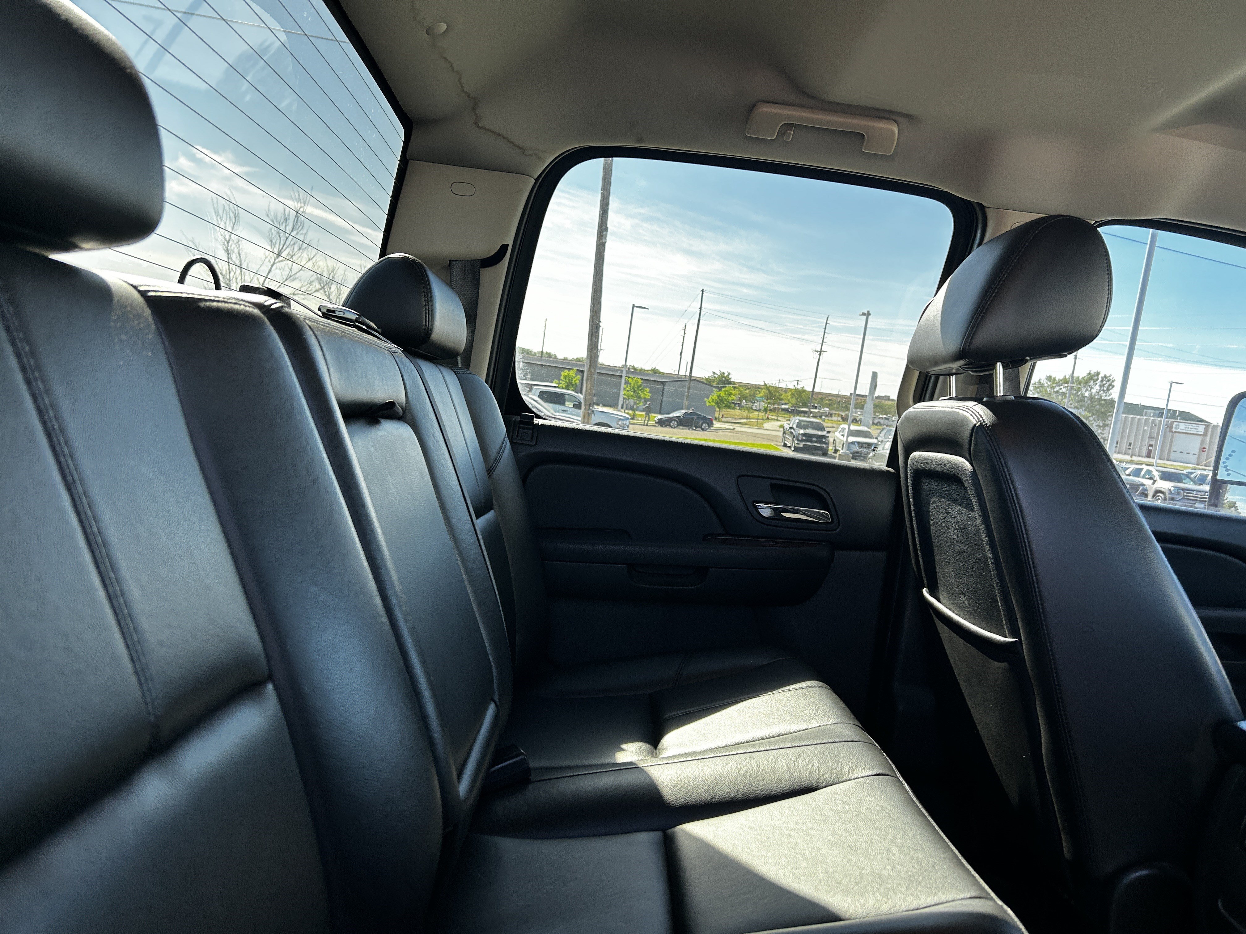 Used 2010 Chevrolet Silverado 2500 LTZ w/ Convenience Package AWD/4WD image 11