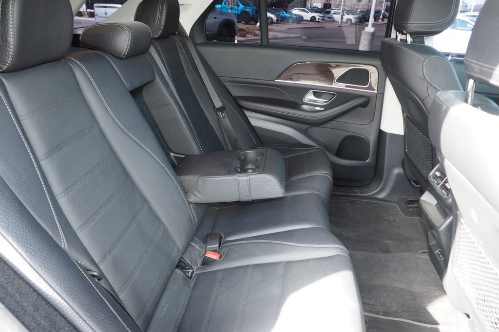 Used 2025 Mercedes-Benz GLE 350 4MATIC w/ AMG Line Exterior image 18