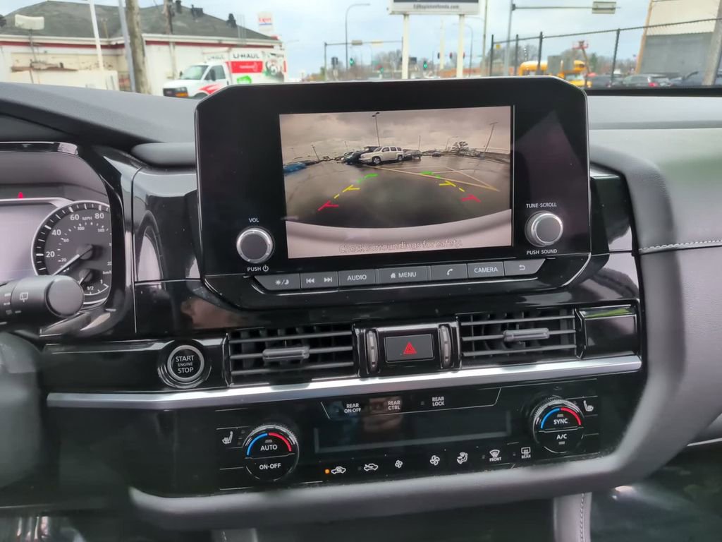Used 2022 Nissan Pathfinder SV AWD/4WD image 26
