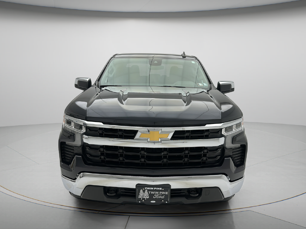 Used 2024 Chevrolet Silverado 1500 LT AWD/4WD image 2