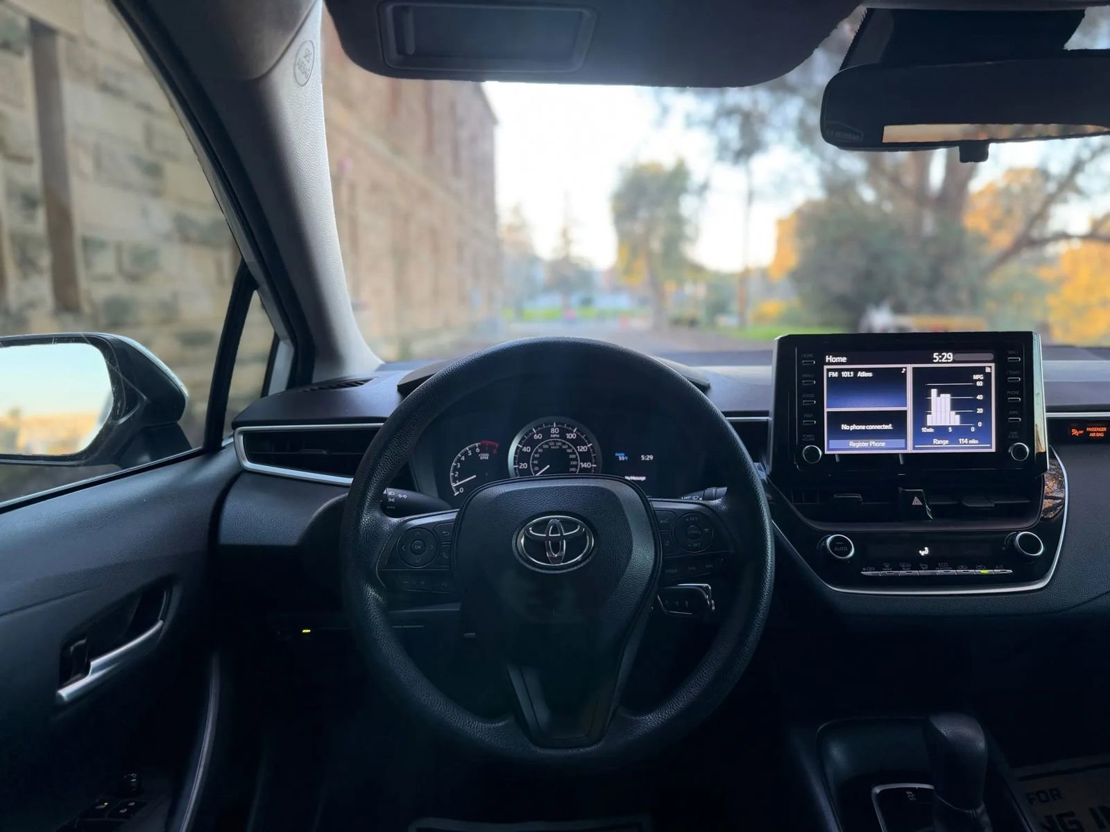 Used 2020 Toyota Corolla LE image 12