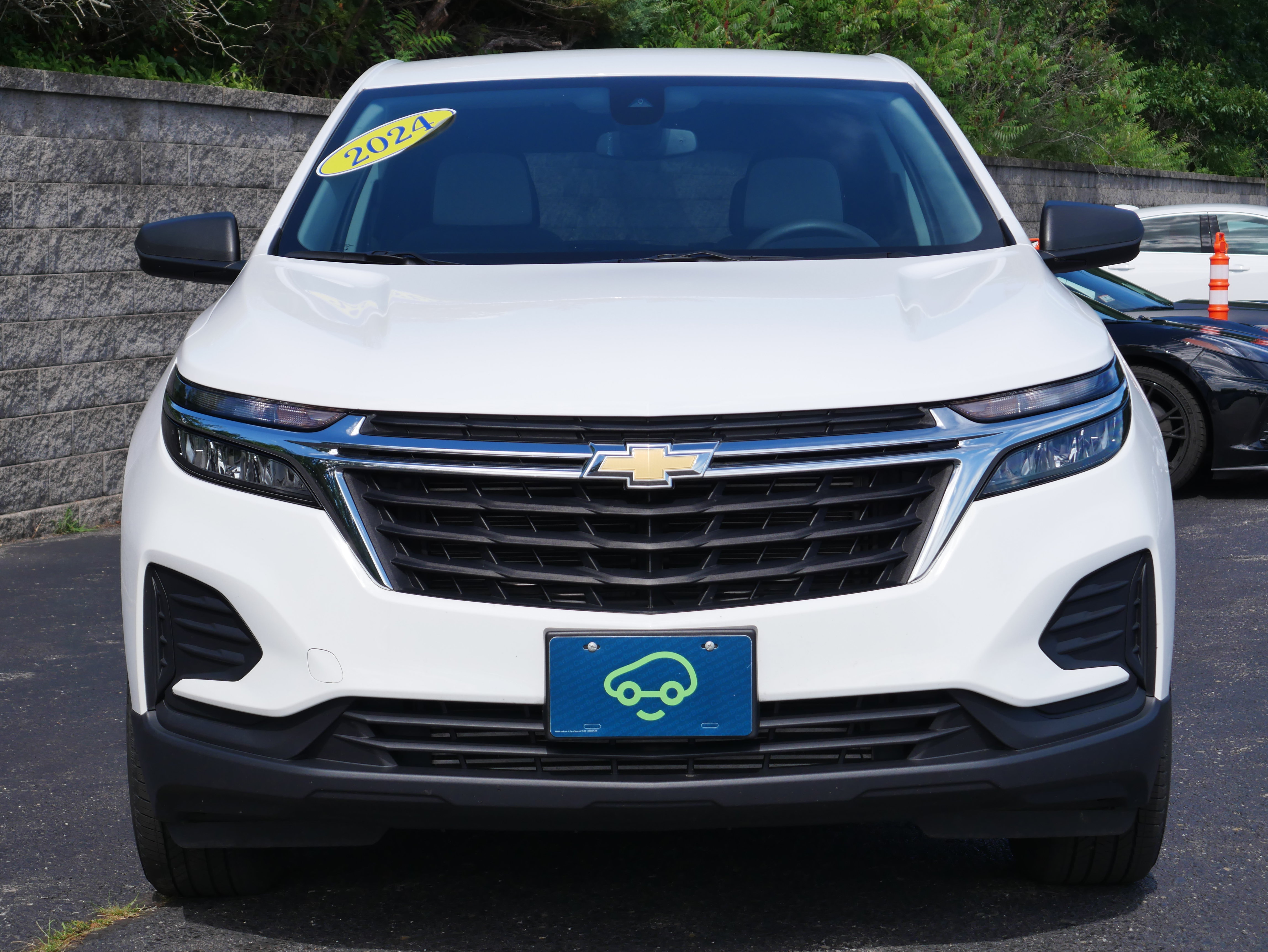 Certified 2024 Chevrolet Equinox LS w/ LS Convenience Package AWD/4WD image 2