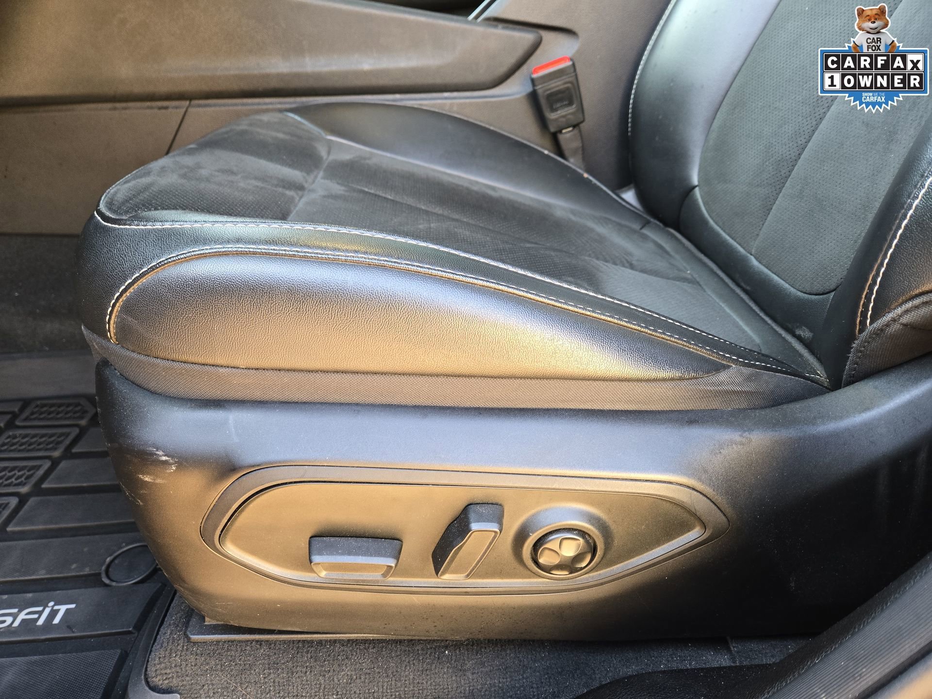 Used 2024 Jeep Grand Cherokee L Altitude image 17