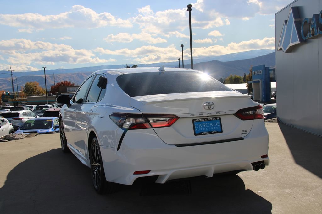 Used 2024 Toyota Camry SE image 7