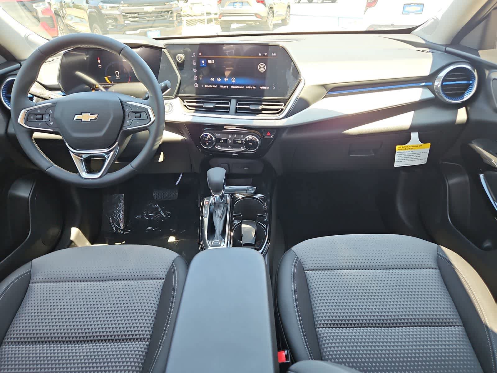 Used 2025 Chevrolet Trax LT w/ Driver Confidence Package FWD image 16