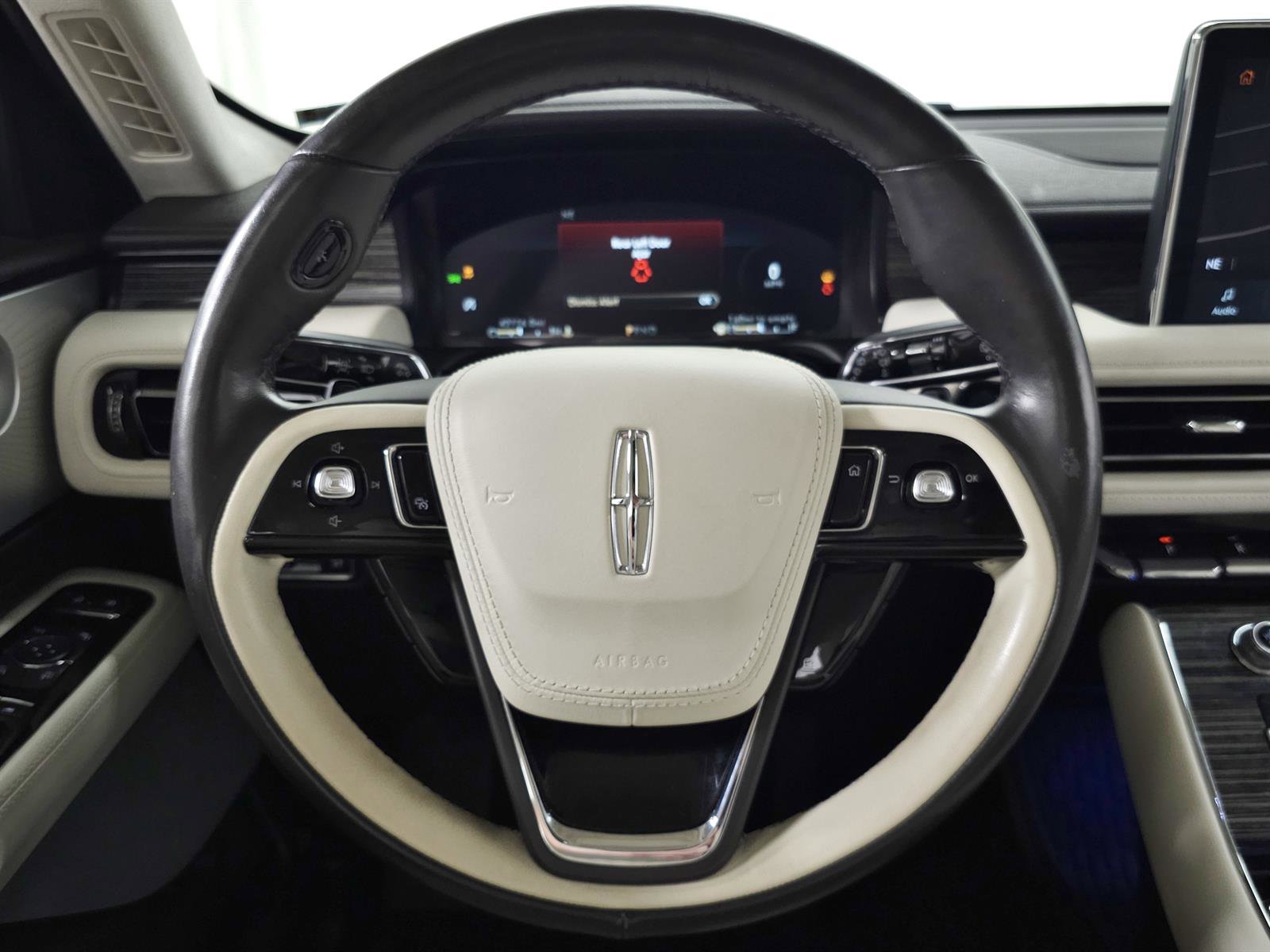 Used 2021 Lincoln Aviator Black Label AWD/4WD image 22
