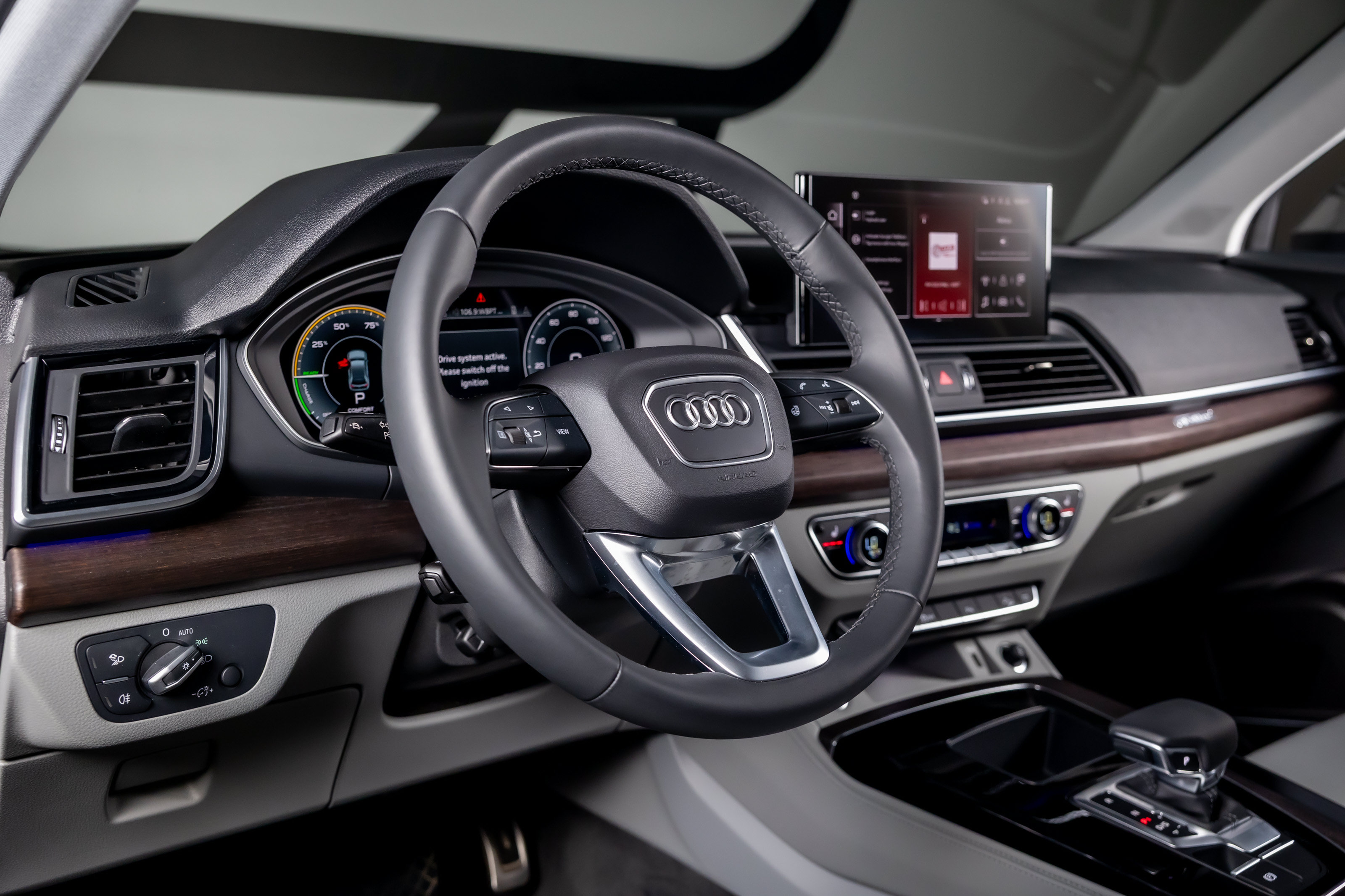 Used 2025 Audi Q5 e Premium Plus w/ Premium Plus Package AWD/4WD image 34