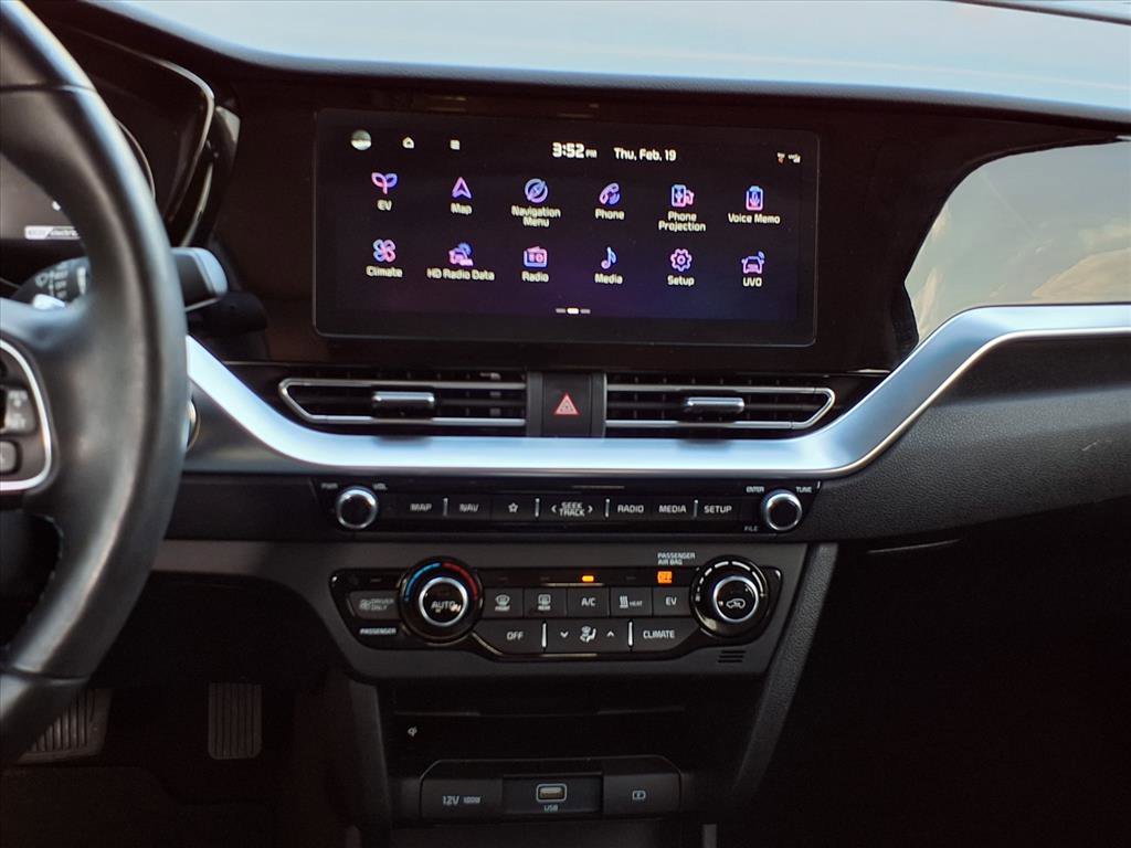 Used 2021 Kia Niro EX Premium w/ Cold Weather Package image 15