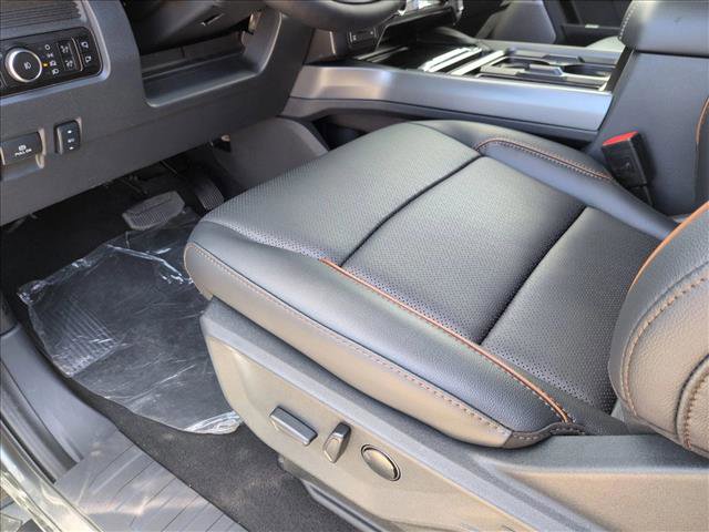 New 2026 Ford F250 Lariat w/ Lariat Premium Package image 4