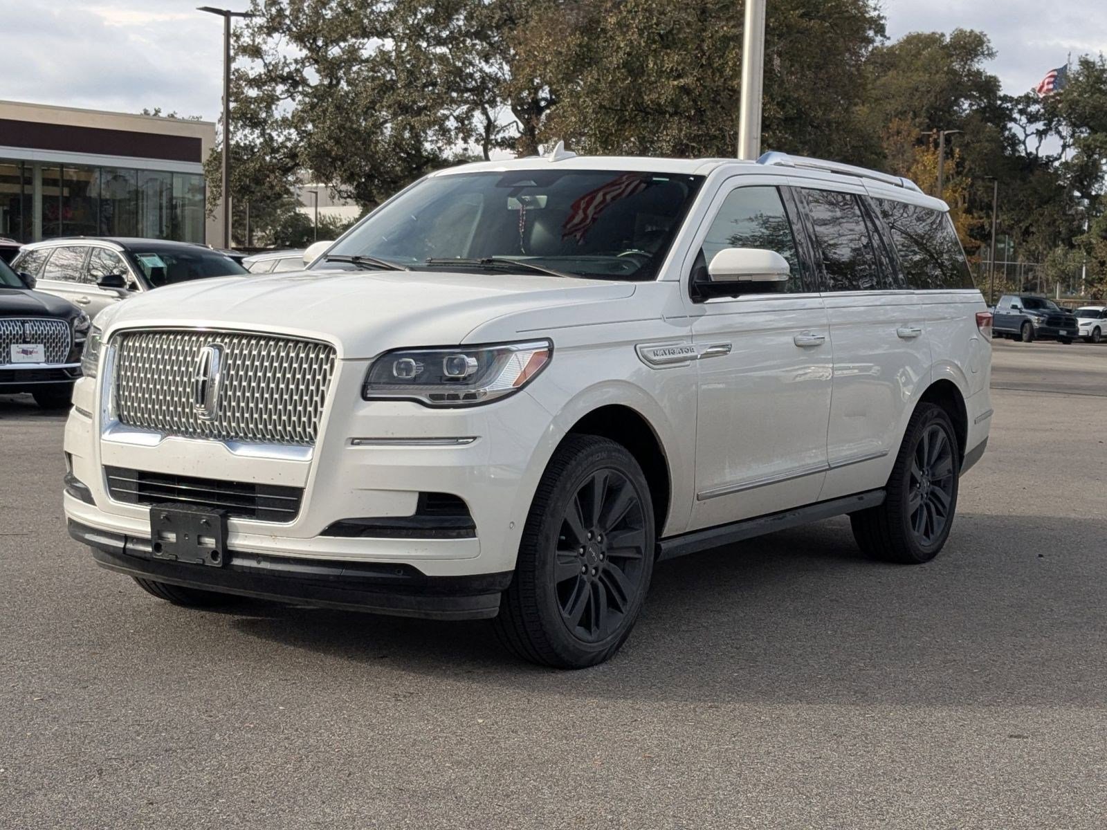 Used 2023 Lincoln Navigator Reserve image 7