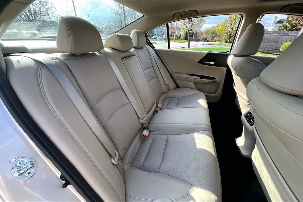 Used 2015 Honda Accord EX-L image 30