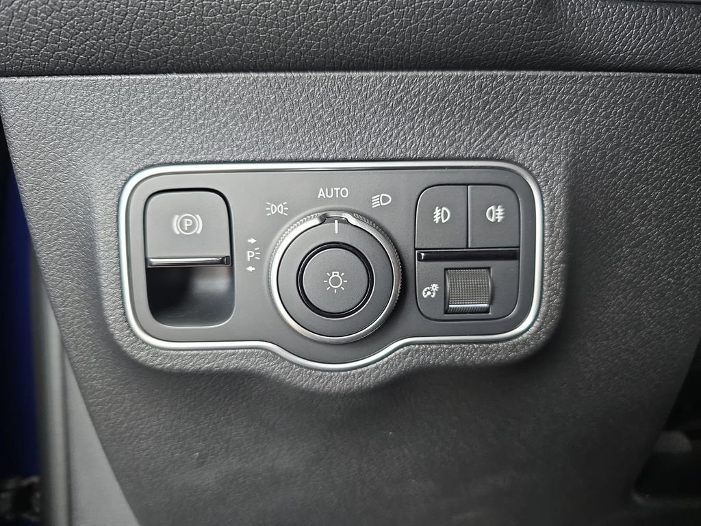 Used 2026 Mercedes-Benz GLB 250 image 27