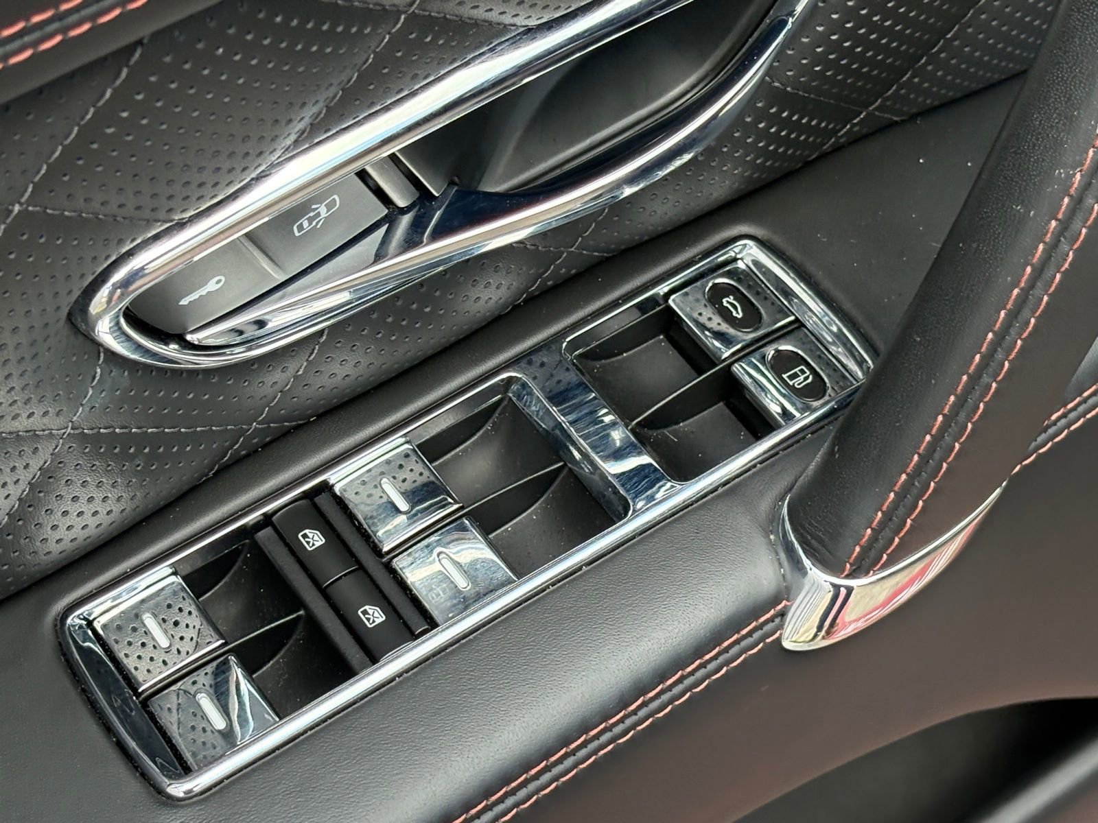 Used 2018 Bentley Flying Spur V8 AWD/4WD image 31
