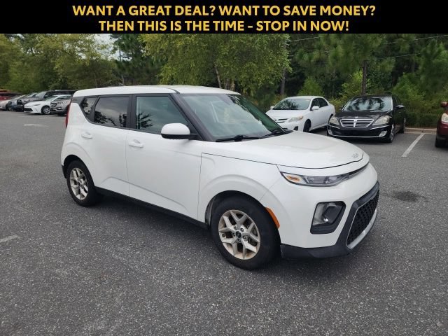 Used 2022 Kia Soul LX w/ Technology Package FWD image 1