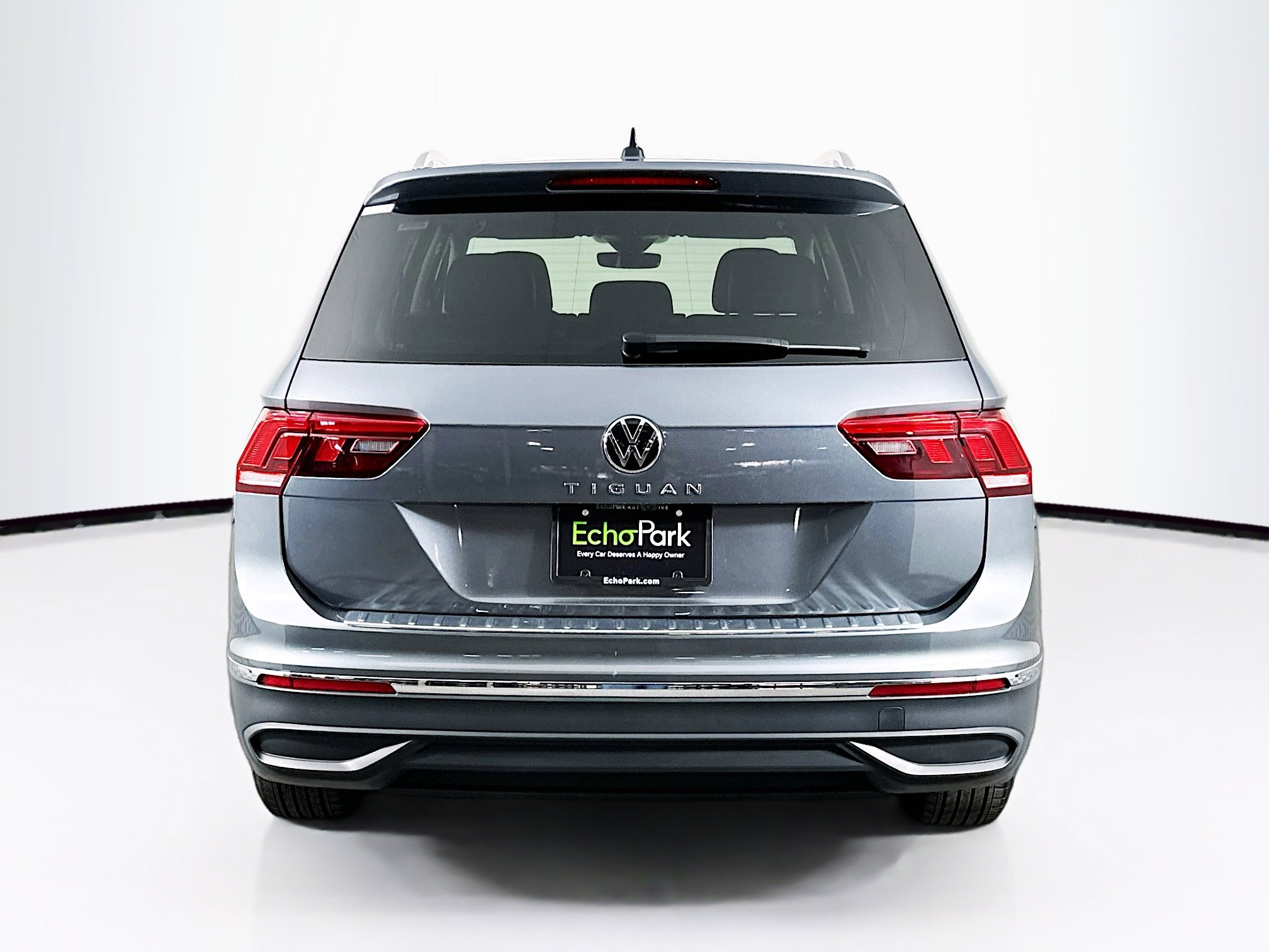 Used 2024 Volkswagen Tiguan Wolfsburg Edition image 7
