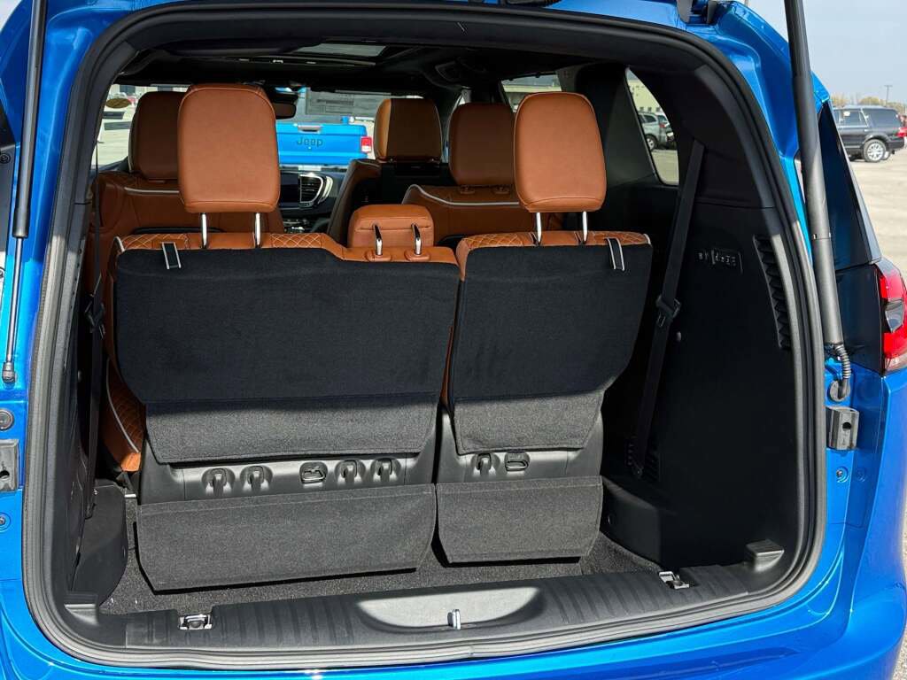 New 2026 Chrysler Pacifica Pinnacle image 26