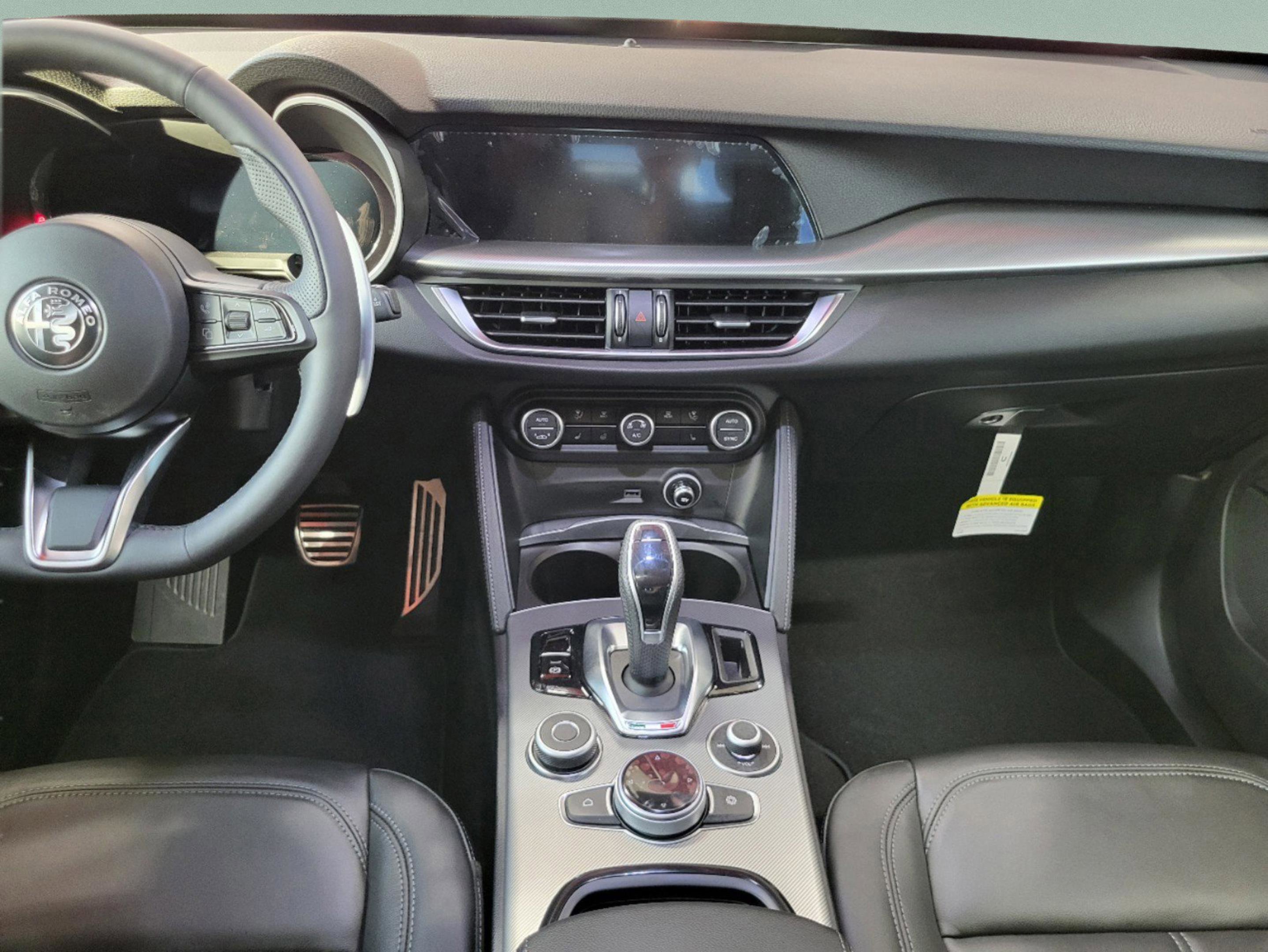 New 2025 Alfa Romeo Stelvio Sprint AWD/4WD image 16