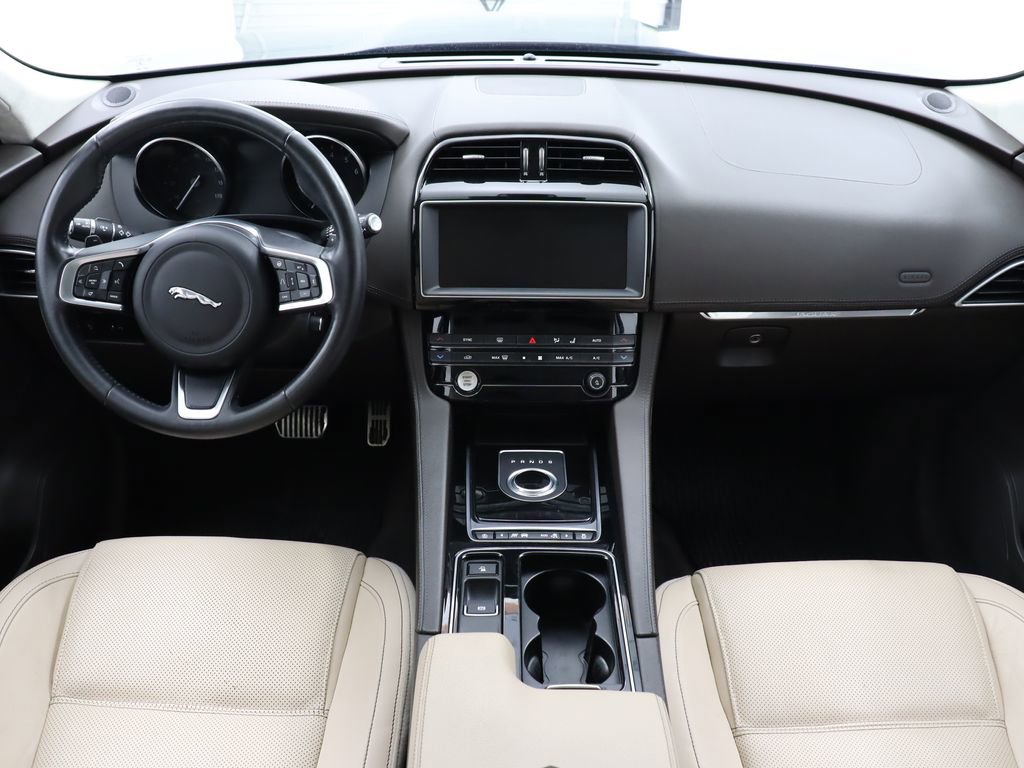 Used 2019 Jaguar F-PACE Prestige AWD/4WD image 25