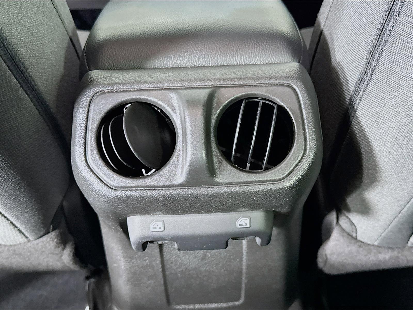 Used 2024 Jeep Wrangler Unlimited Sport AWD/4WD image 24