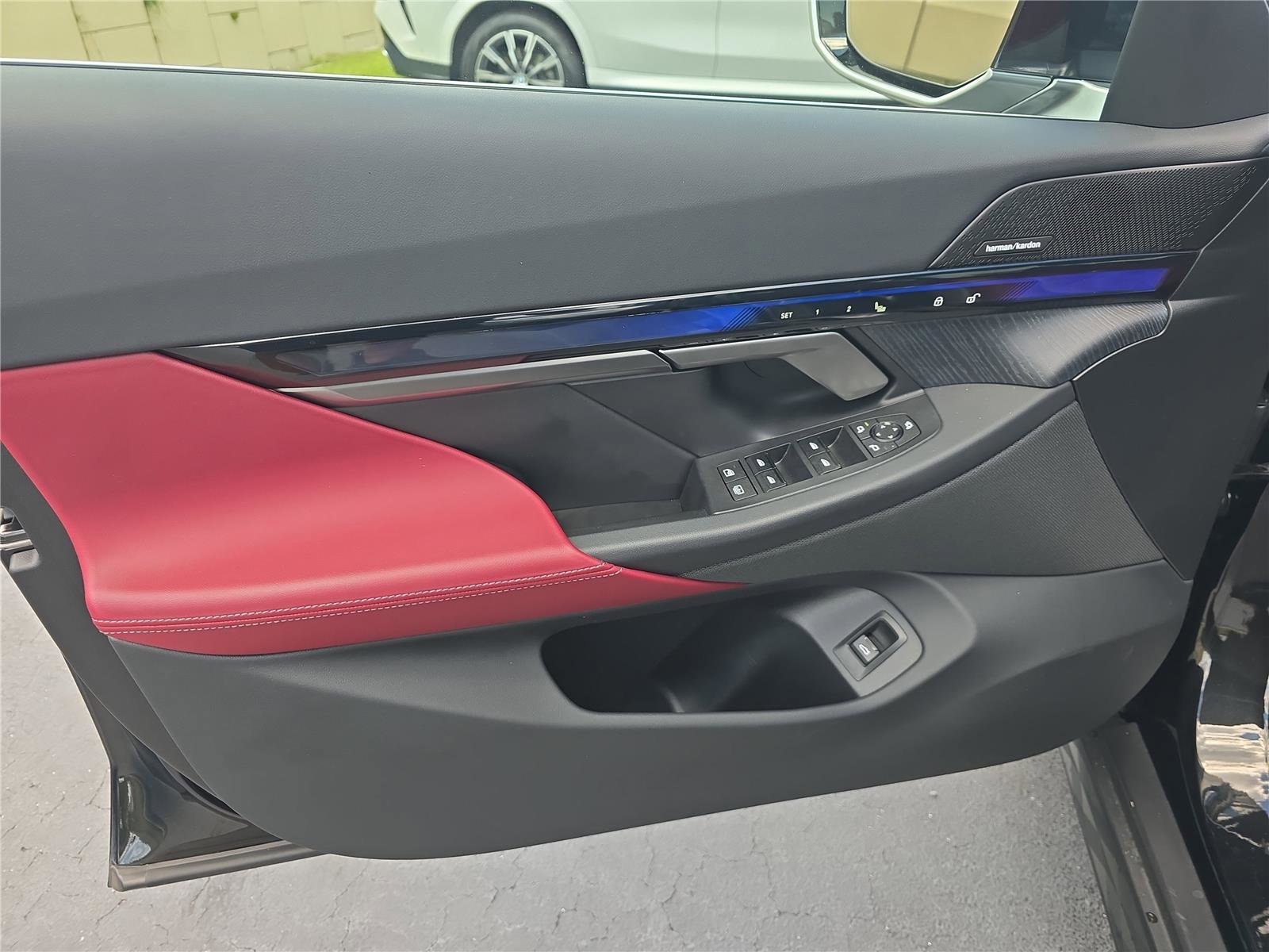 Used 2025 BMW 540i xDrive AWD/4WD image 16