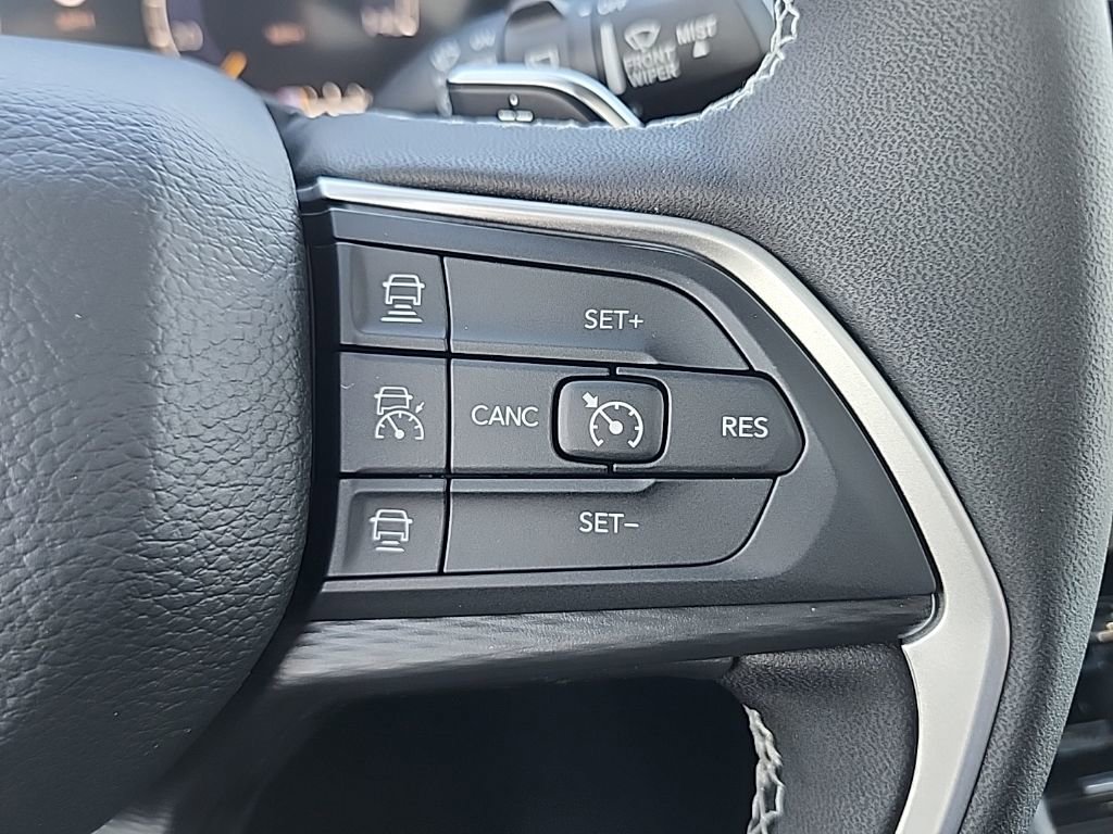 New 2025 Jeep Grand Cherokee Laredo X w/ Luxury Tech Group I AWD/4WD image 28