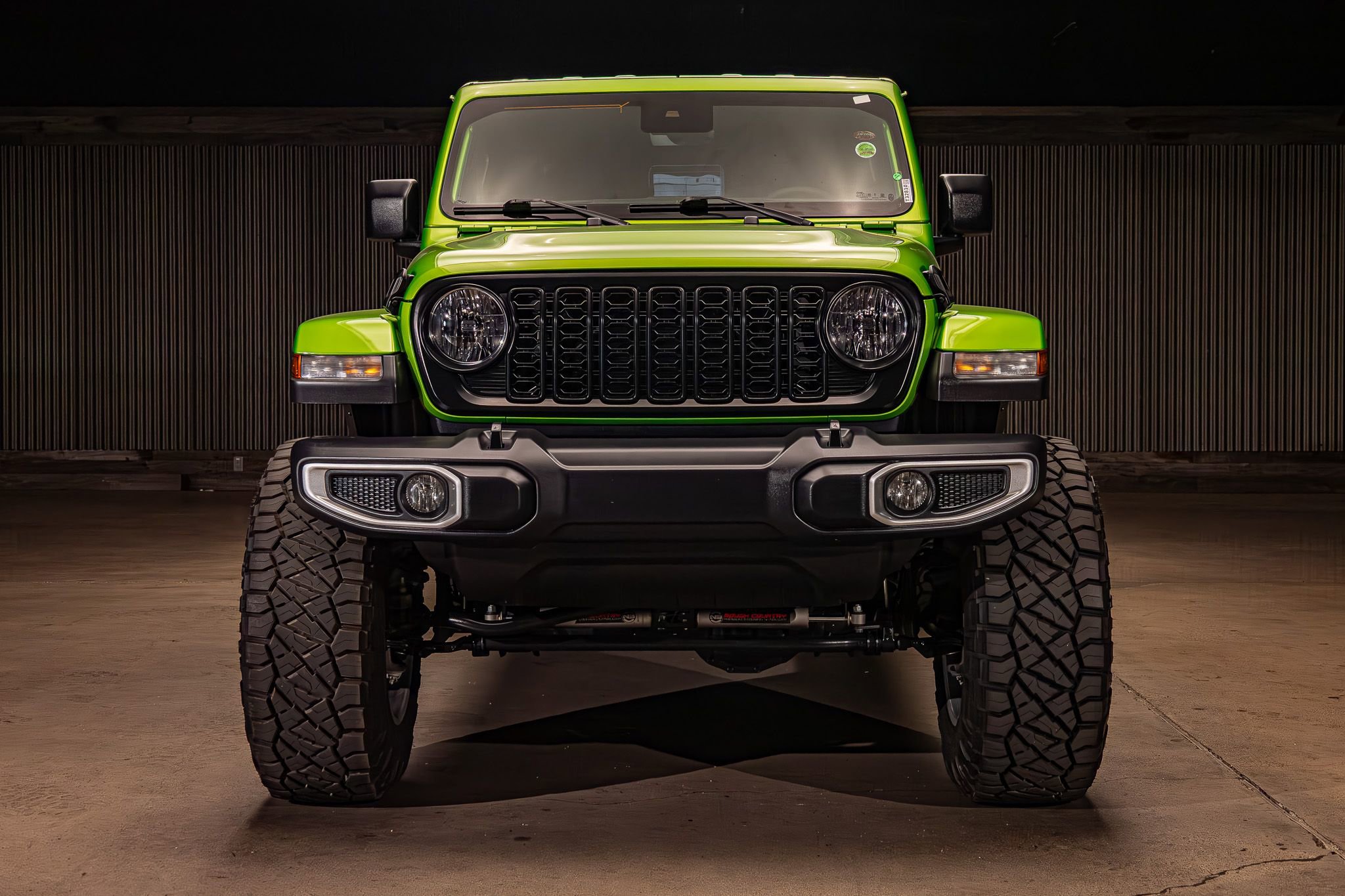 Used 2025 Jeep Gladiator Sport AWD/4WD image 2