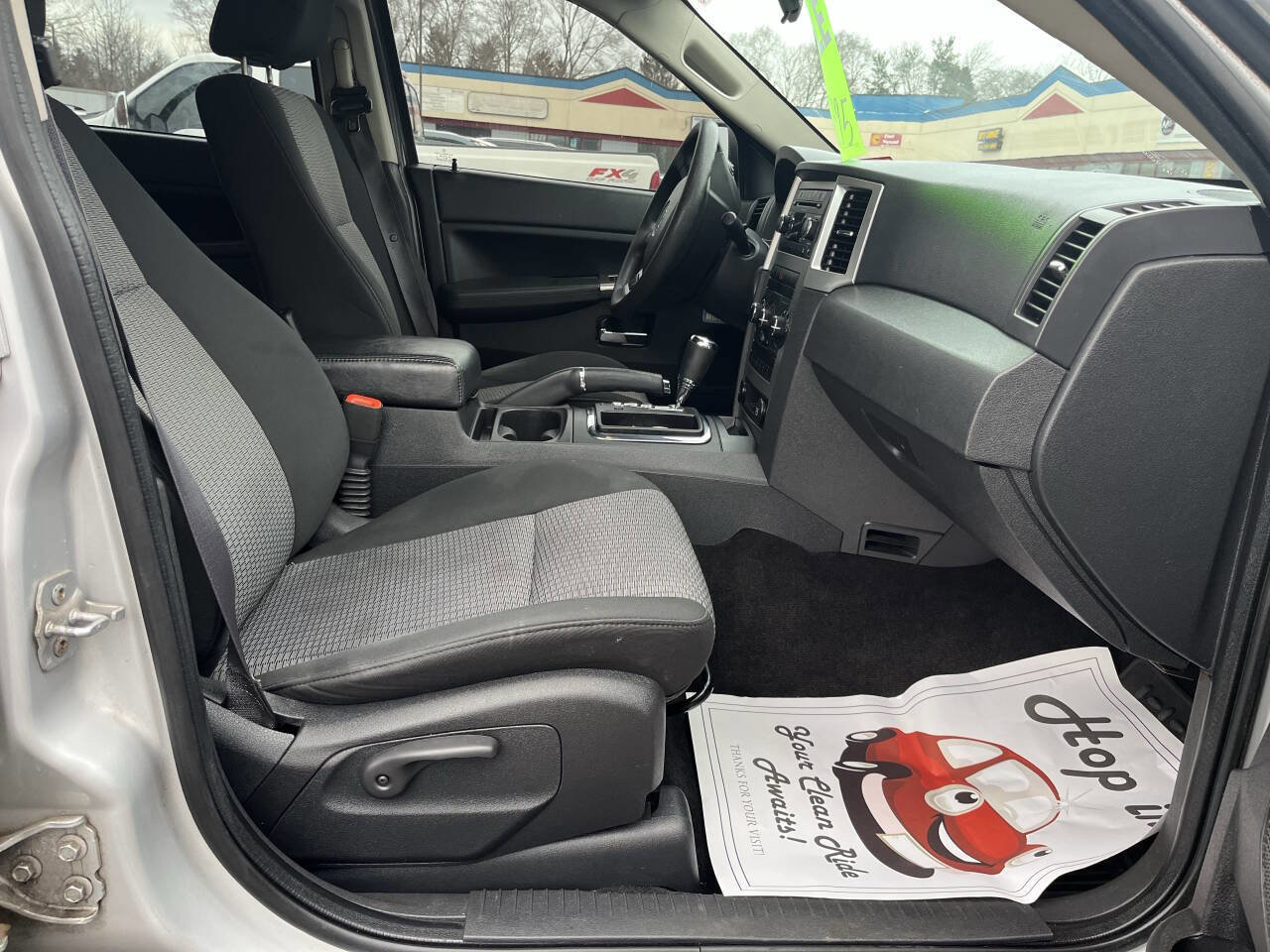 Used 2009 Jeep Grand Cherokee Laredo image 15