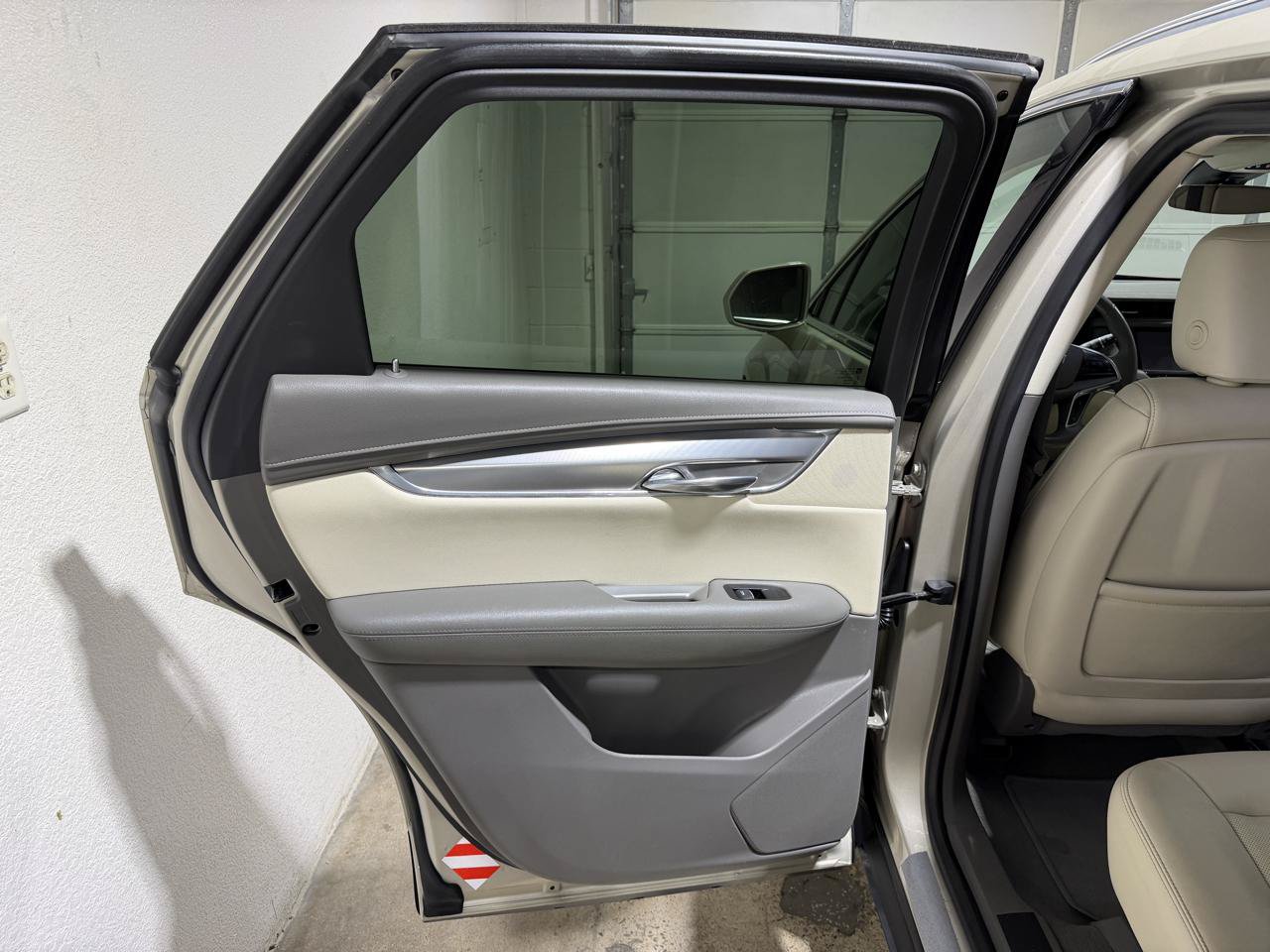 Used 2017 Cadillac XT5 Premium Luxury AWD/4WD image 12