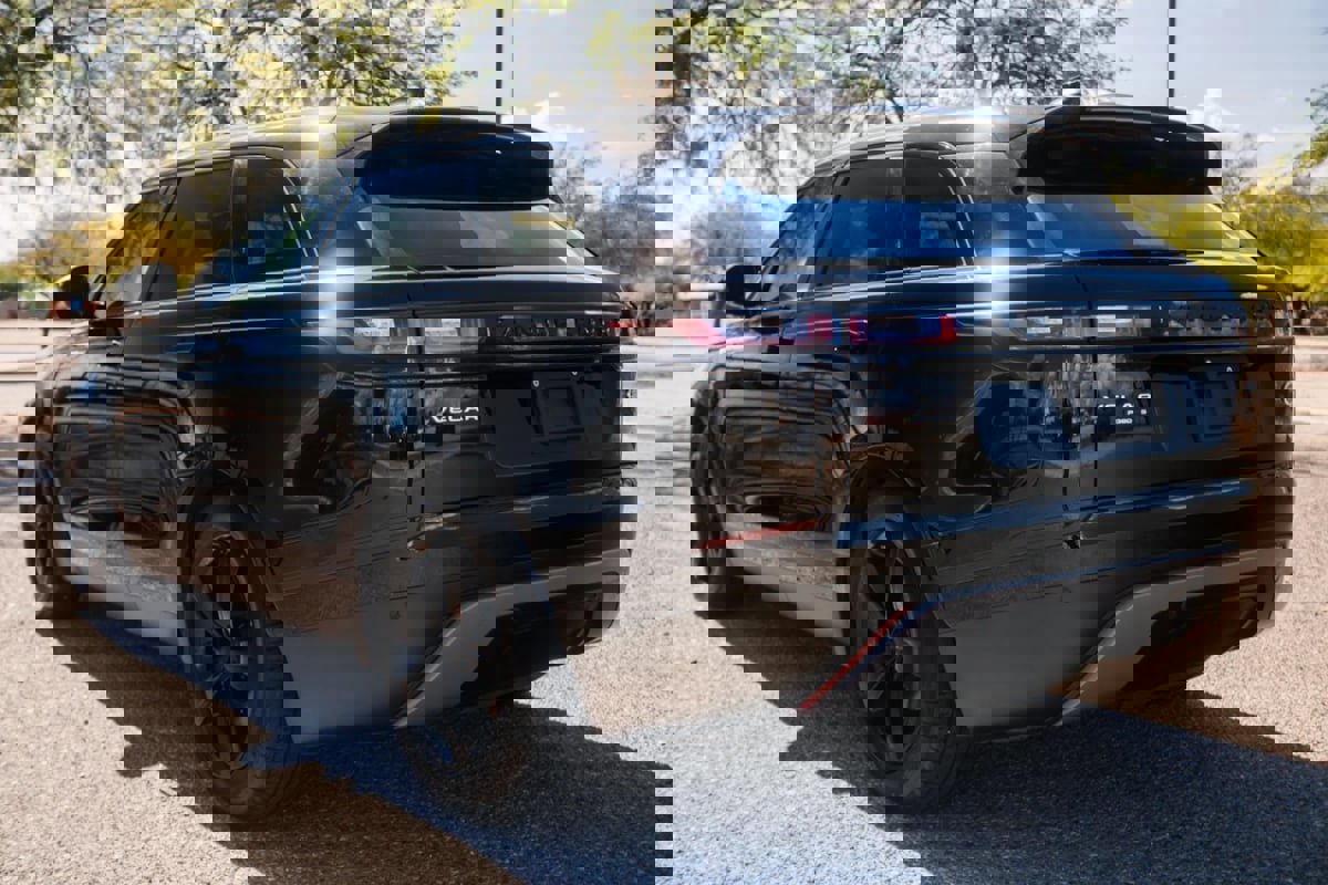 Used 2019 Land Rover Range Rover Velar S image 8