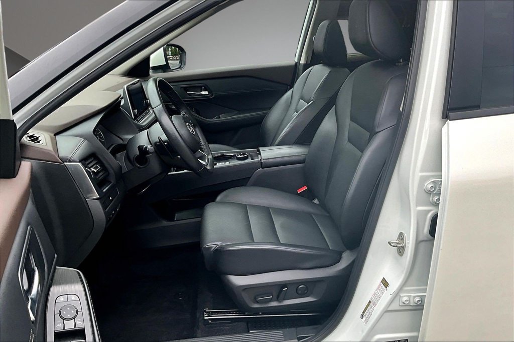 Certified 2023 Nissan Rogue SV w/ SV Premium B Package AWD/4WD image 21