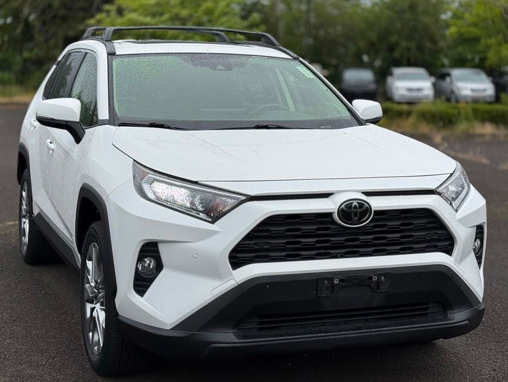 Used 2020 Toyota RAV4 XLE Premium AWD/4WD image 7