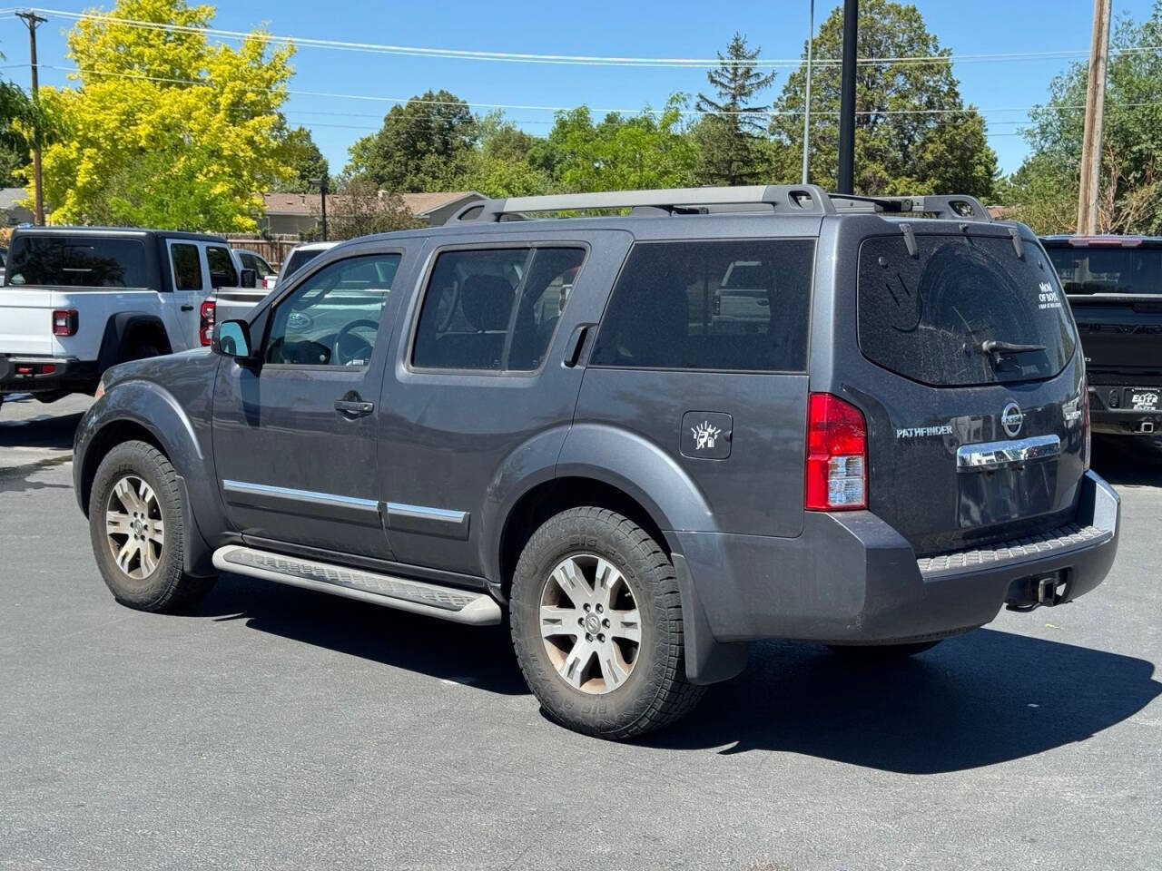 Used 2012 Nissan Pathfinder Silver RWD image 5