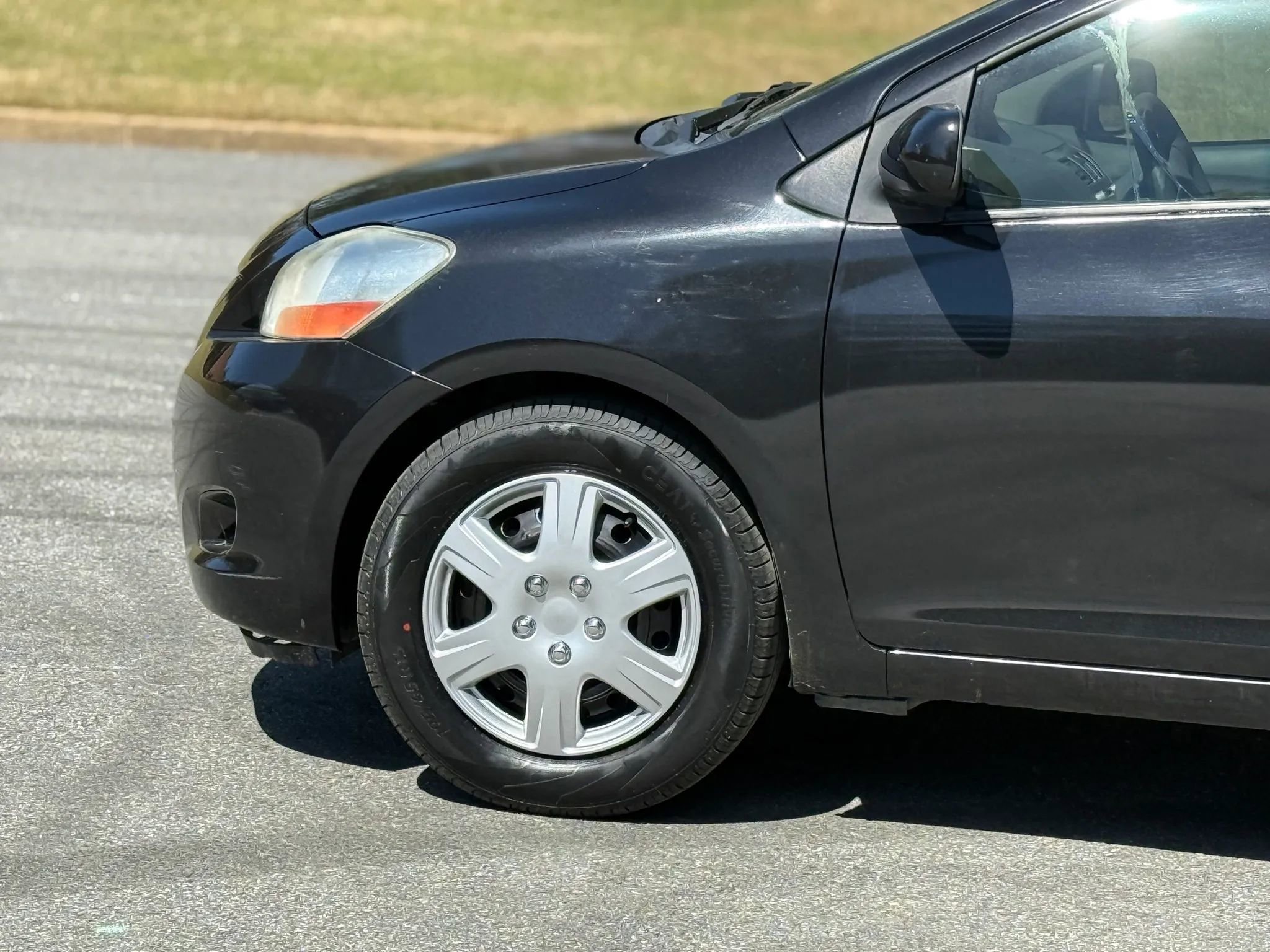 Used 2011 Toyota Yaris Sedan w/ PWR Pkg w/Steel Wheels image 8