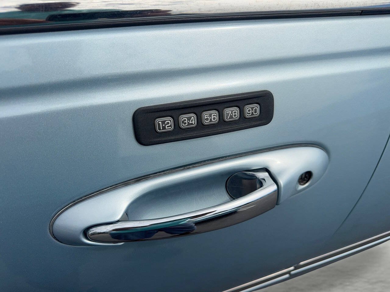Used 2008 Lincoln Town Car Signature Limited RWD image 13