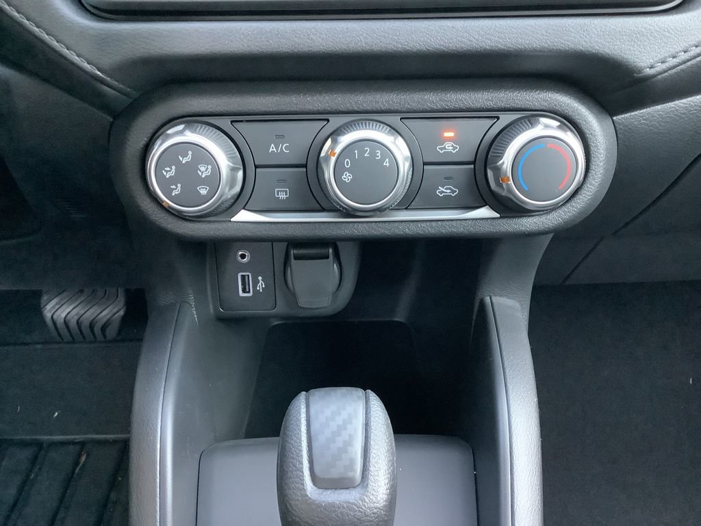 Used 2025 Nissan Versa S w/ Trunk Package image 22