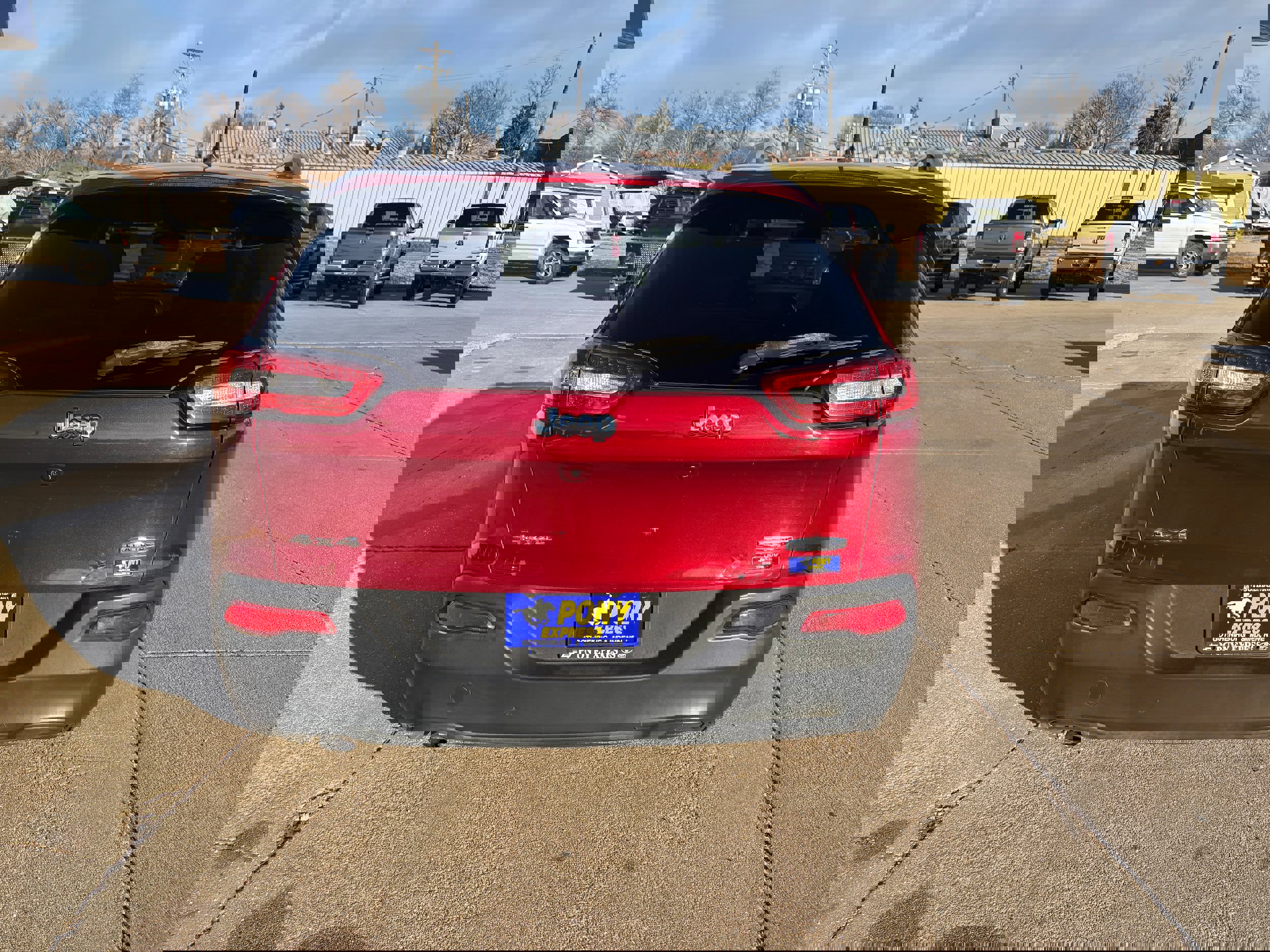 Used 2017 Jeep Cherokee Latitude image 4