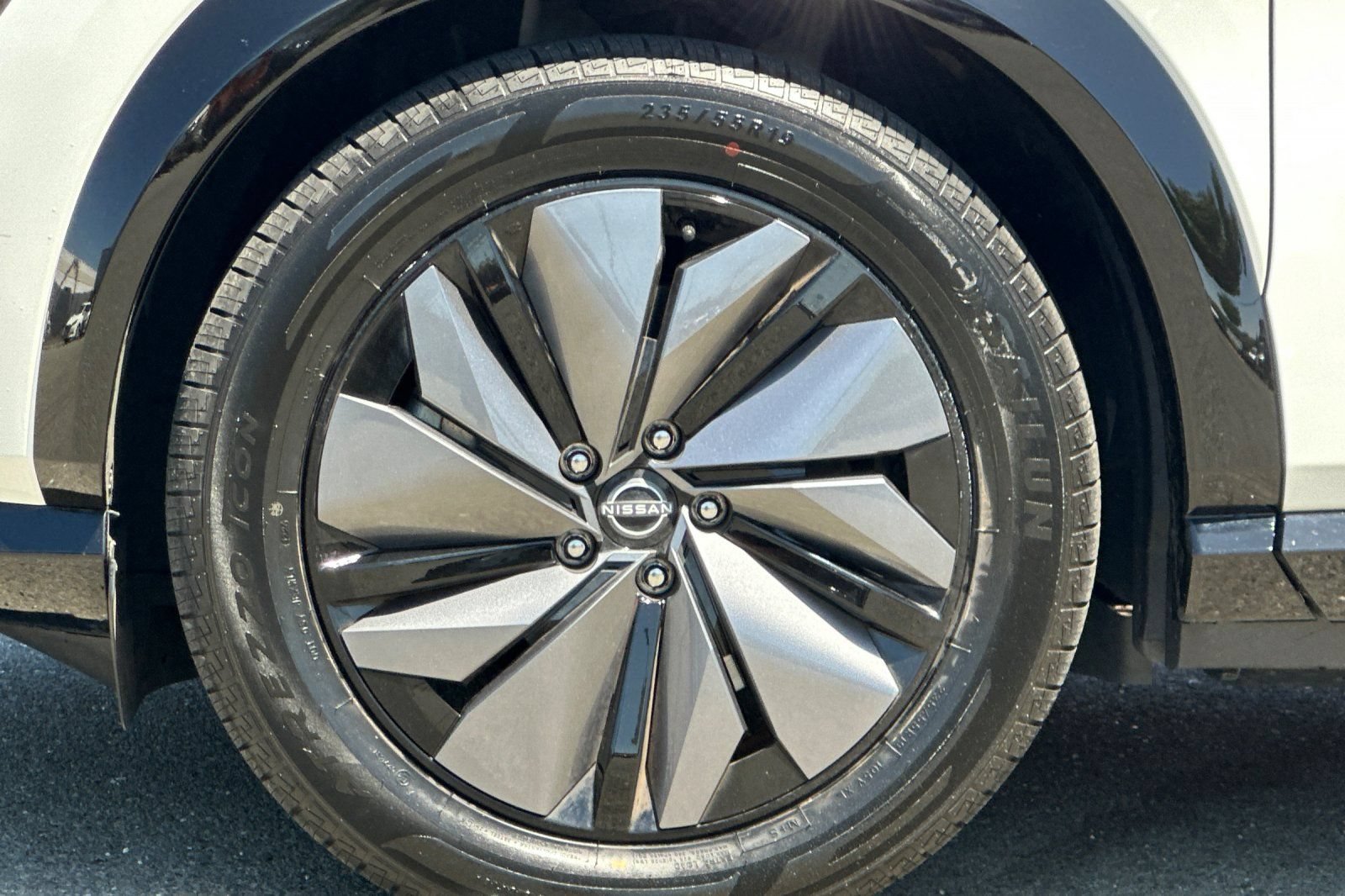 Certified 2024 Nissan Ariya FWD image 33