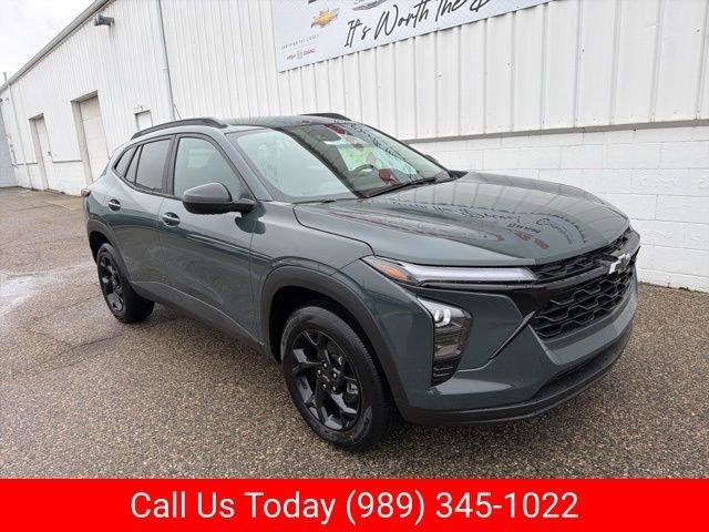 New 2026 Chevrolet Trax LT w/ Midnight Edition image 2