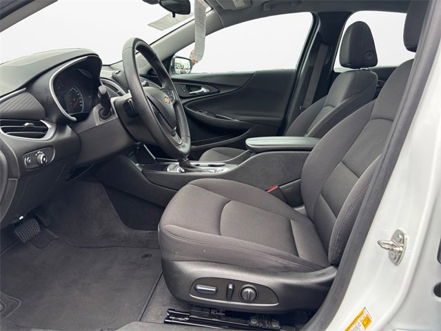 Used 2023 Chevrolet Malibu LT image 9
