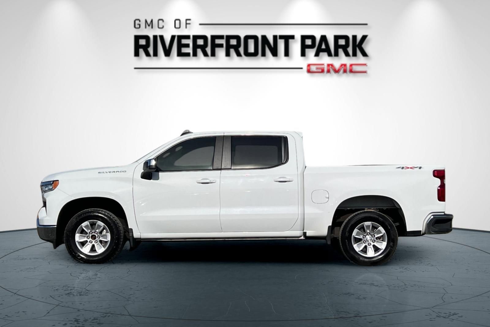 Used 2025 Chevrolet Silverado 1500 LT AWD/4WD image 6