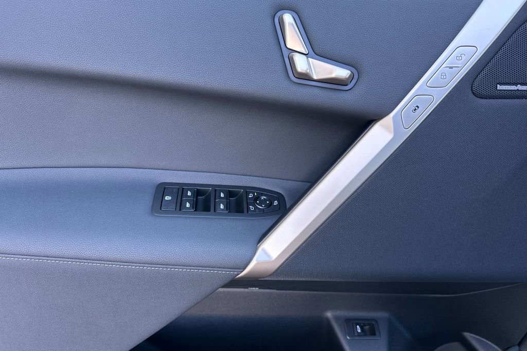 New 2026 BMW iX xDrive60 w/ Premium Package image 10