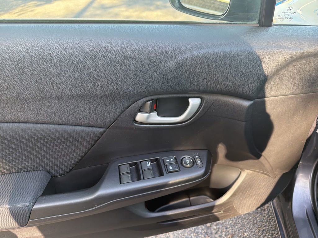 Used 2015 Honda Civic SE image 9