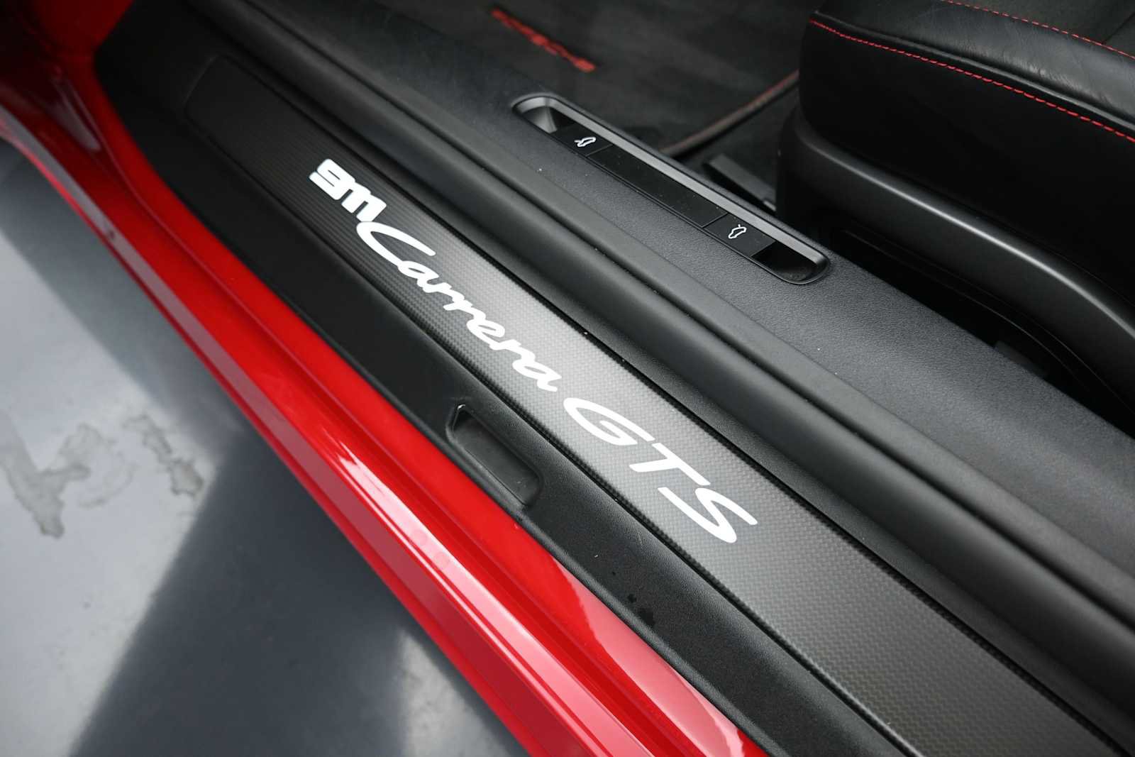 Certified 2024 Porsche 911 Carrera GTS RWD image 20