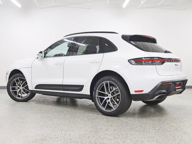 Used 2023 Porsche Macan image 9