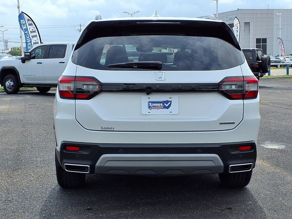 Used 2025 Honda Pilot Touring image 6